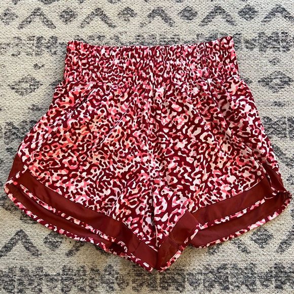 Athleta Mesh Racer High Rise Short - Picture 3 of 4